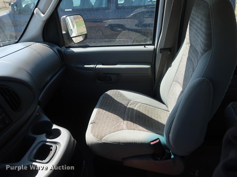 image for item EP9304 2003 Ford E350 Extended van