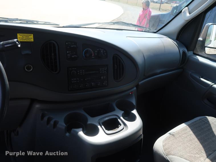 image for item EP9304 2003 Ford E350 Extended van