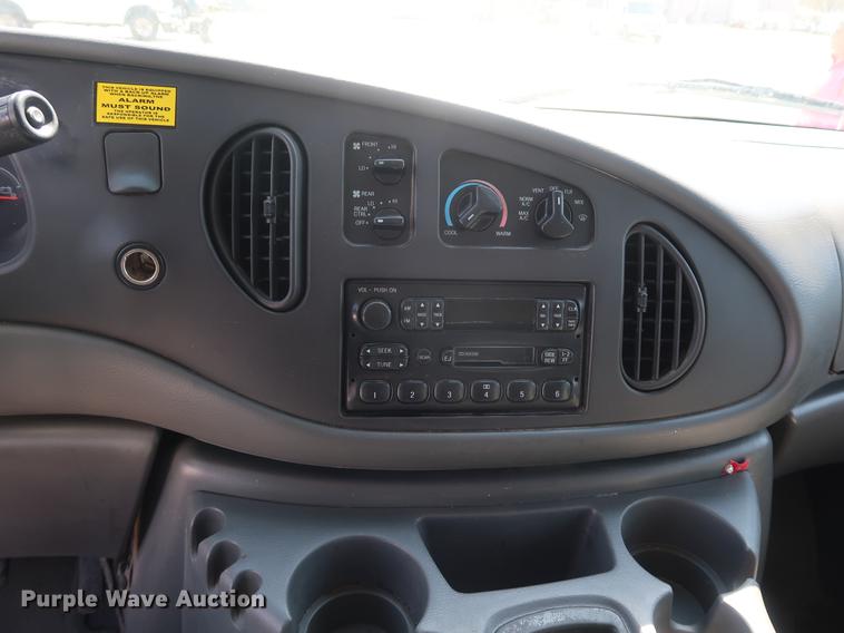 image for item EP9304 2003 Ford E350 Extended van