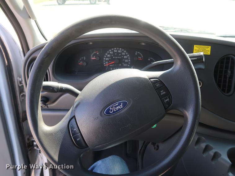 image for item EP9304 2003 Ford E350 Extended van