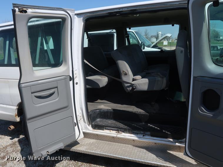 image for item EP9304 2003 Ford E350 Extended van