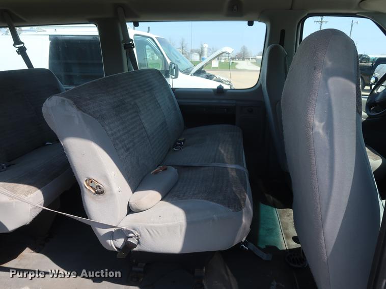 image for item EP9304 2003 Ford E350 Extended van
