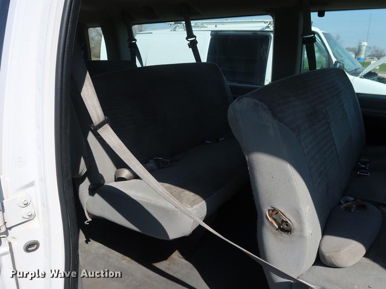 image for item EP9304 2003 Ford E350 Extended van