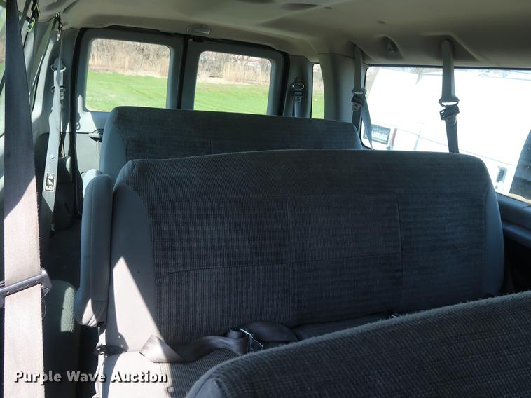 image for item EP9304 2003 Ford E350 Extended van