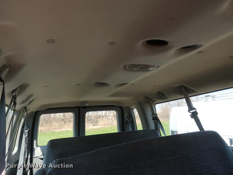 image for item EP9304 2003 Ford E350 Extended van