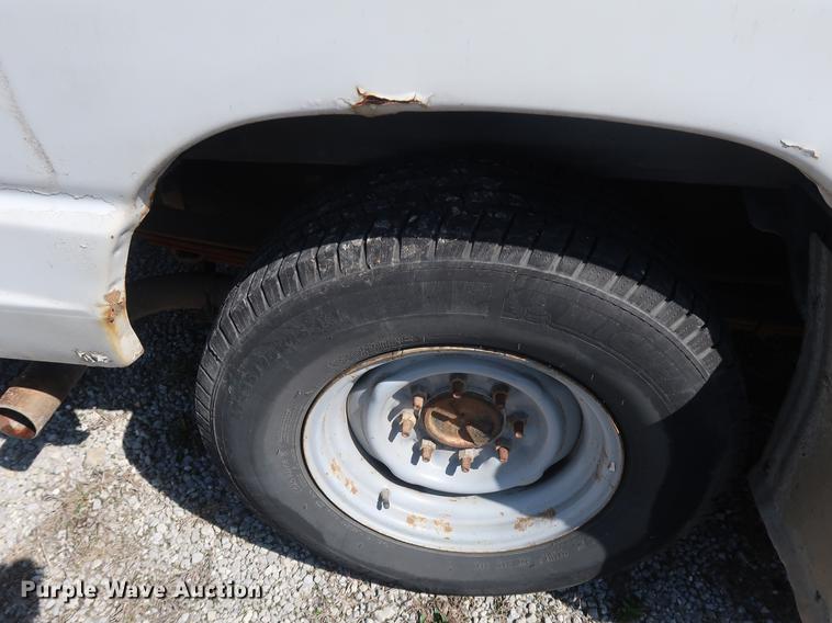image for item EP9304 2003 Ford E350 Extended van