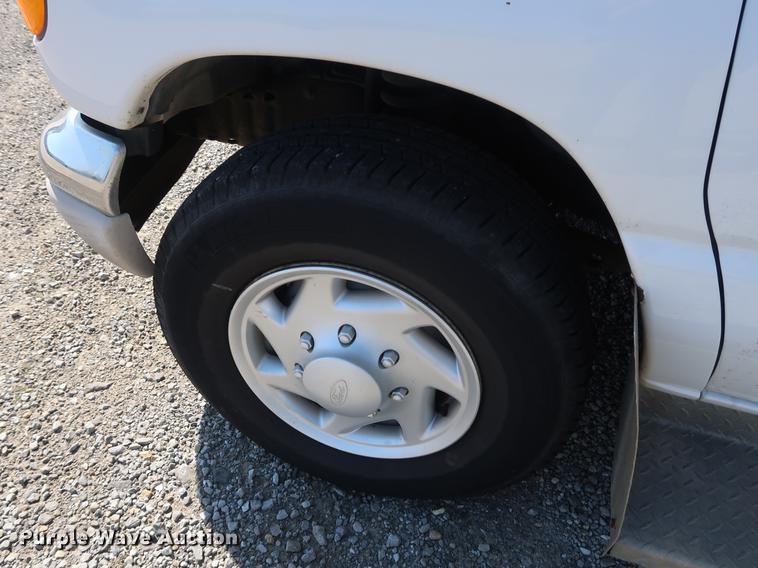 image for item EP9304 2003 Ford E350 Extended van