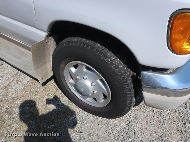 image for item EP9304 2003 Ford E350 Extended van