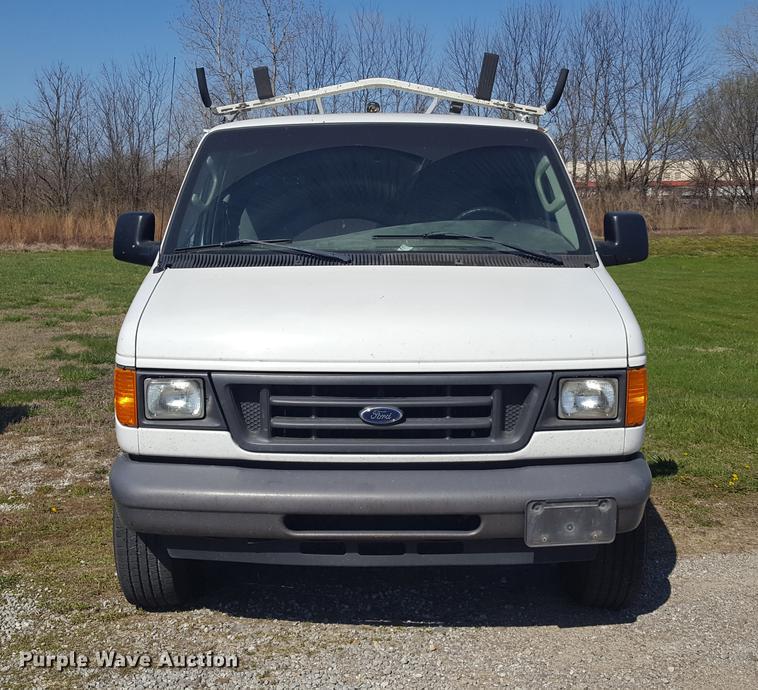 image for item EP9305 2006 Ford E350 Super Duty van