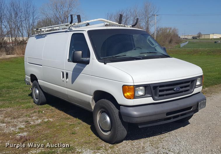 image for item EP9305 2006 Ford E350 Super Duty van