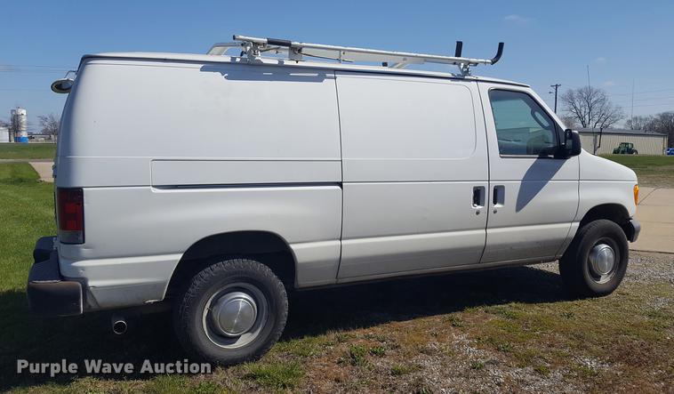 image for item EP9305 2006 Ford E350 Super Duty van
