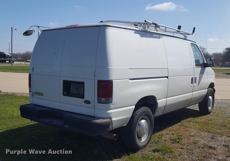 image for item EP9305 2006 Ford E350 Super Duty van