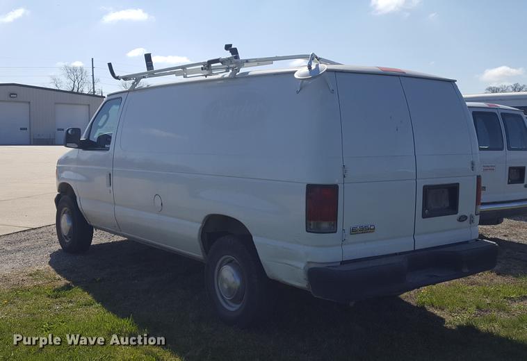 image for item EP9305 2006 Ford E350 Super Duty van