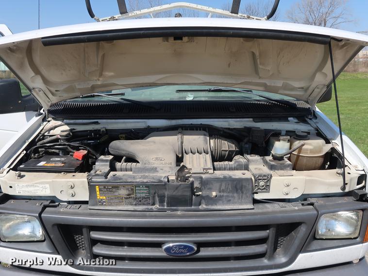 image for item EP9305 2006 Ford E350 Super Duty van