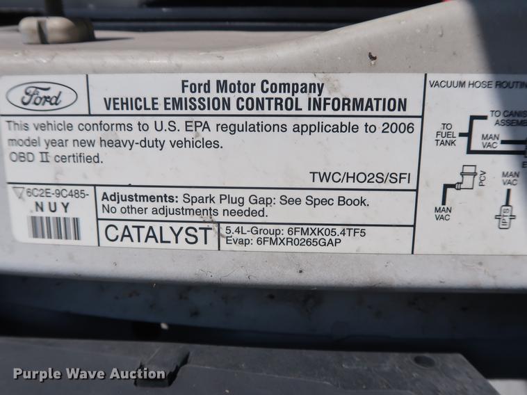 image for item EP9305 2006 Ford E350 Super Duty van