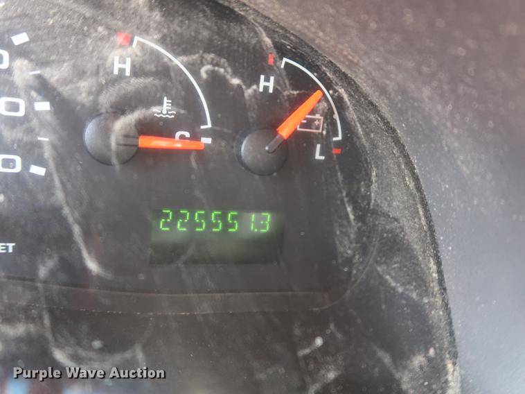 image for item EP9305 2006 Ford E350 Super Duty van