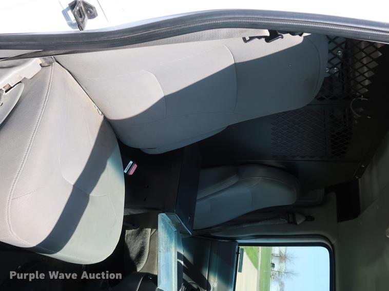 image for item EP9305 2006 Ford E350 Super Duty van