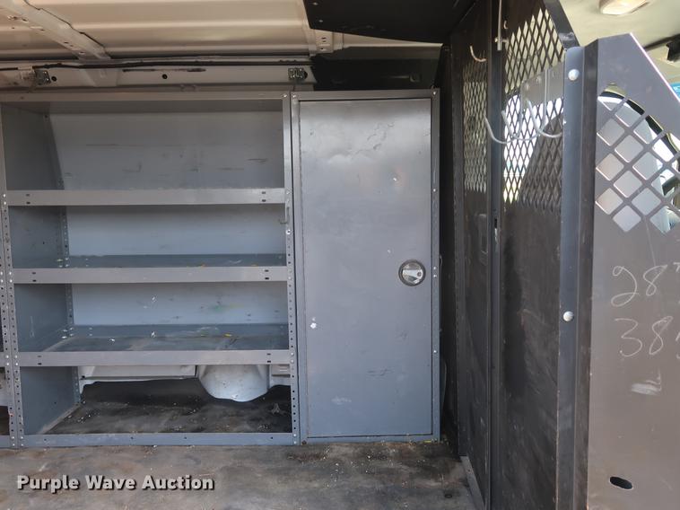 image for item EP9305 2006 Ford E350 Super Duty van