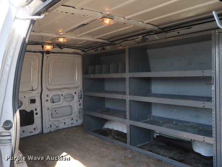image for item EP9305 2006 Ford E350 Super Duty van