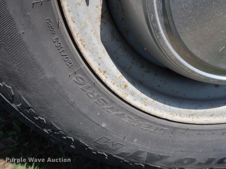 image for item EP9305 2006 Ford E350 Super Duty van