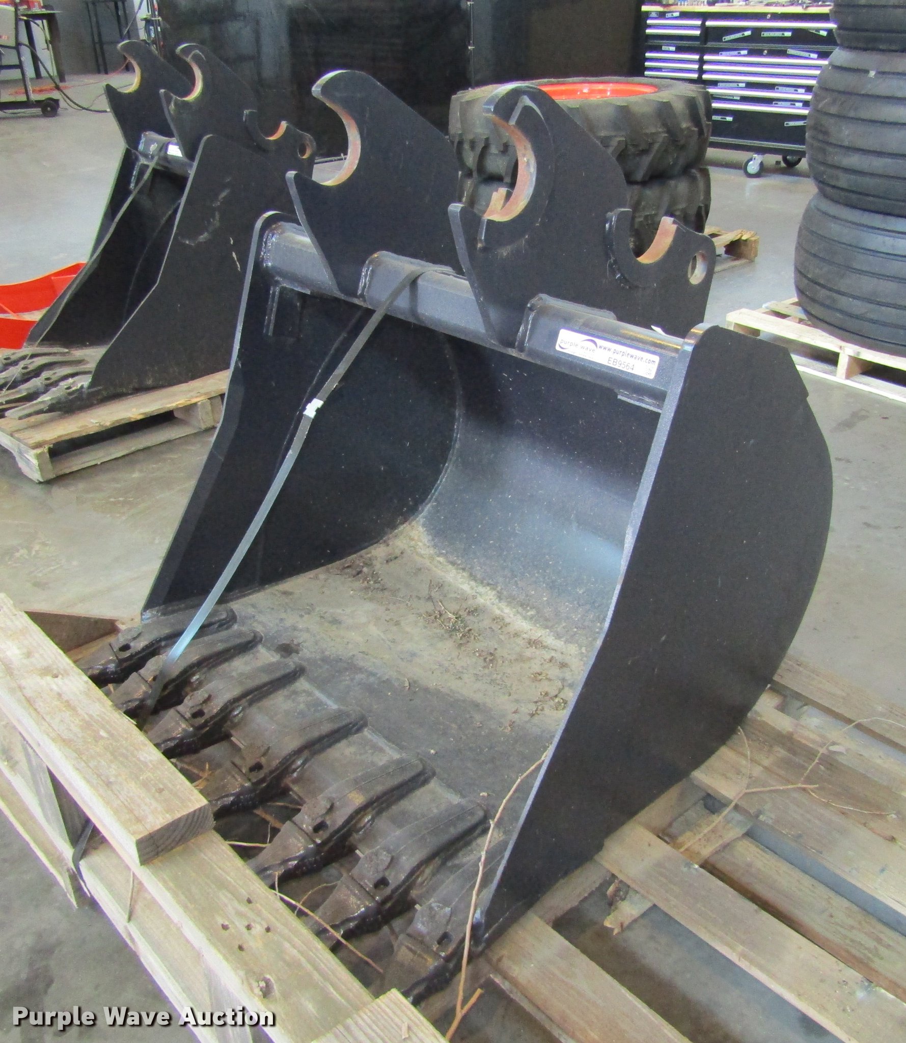 Kubota KX080 trenching bucket in Grapevine, TX Item EB9564 sold