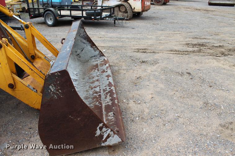 image for item BE9355 JCB 214 backhoe