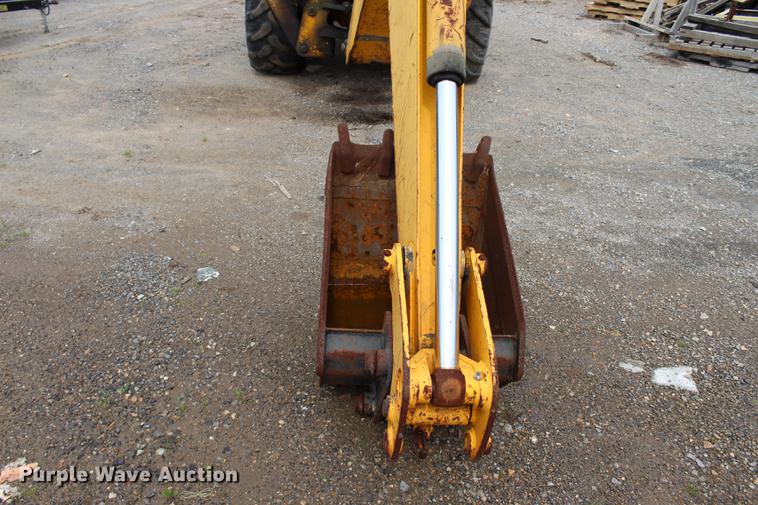 image for item BE9355 JCB 214 backhoe