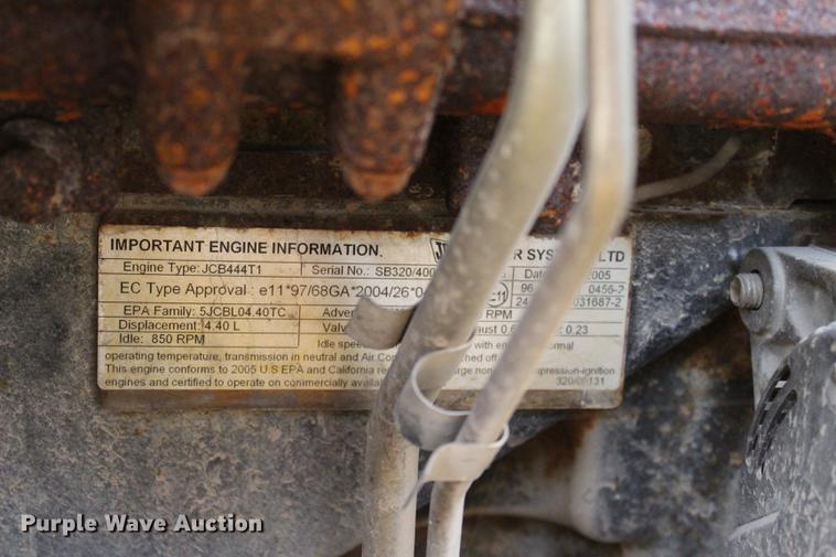 image for item BE9355 JCB 214 backhoe