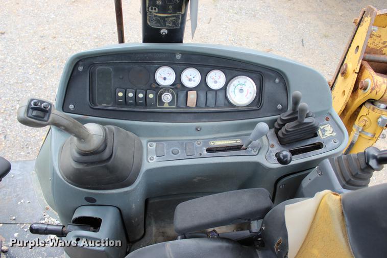 image for item BE9356 2005 Caterpillar 420D backhoe