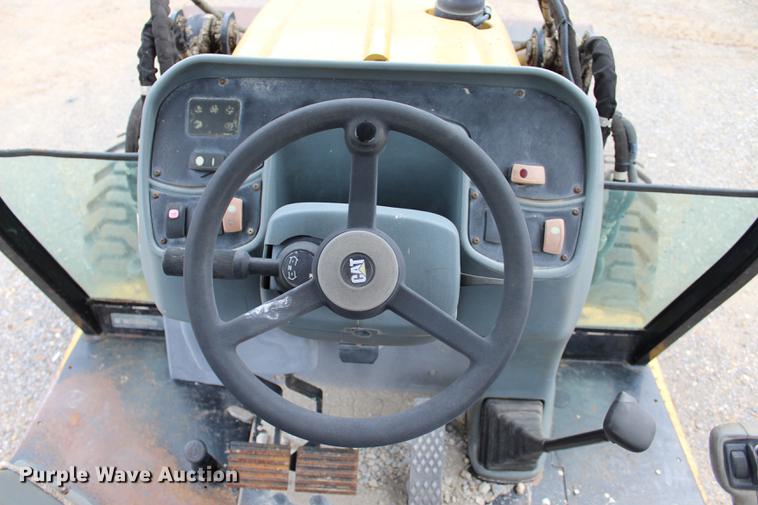 image for item BE9356 2005 Caterpillar 420D backhoe