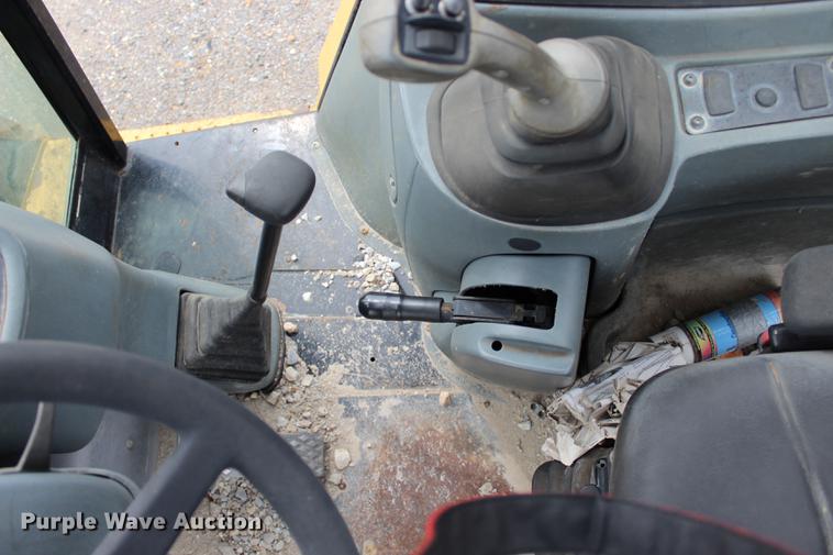 image for item BE9356 2005 Caterpillar 420D backhoe