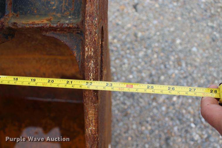 image for item BE9356 2005 Caterpillar 420D backhoe