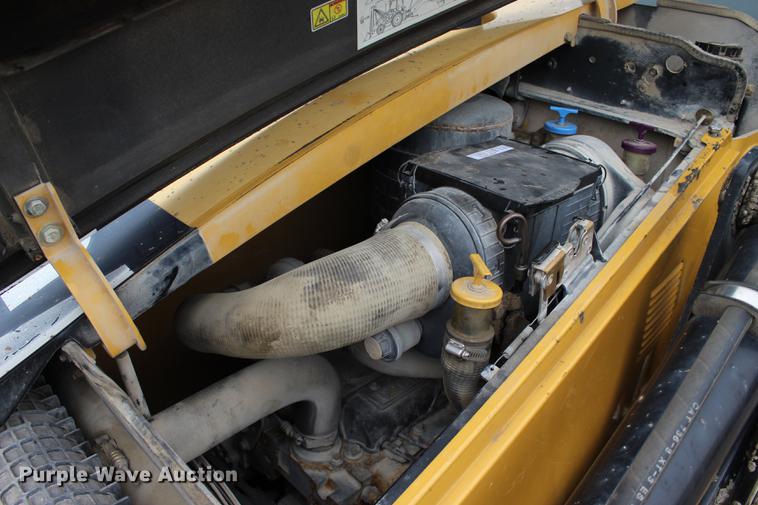 image for item BE9356 2005 Caterpillar 420D backhoe