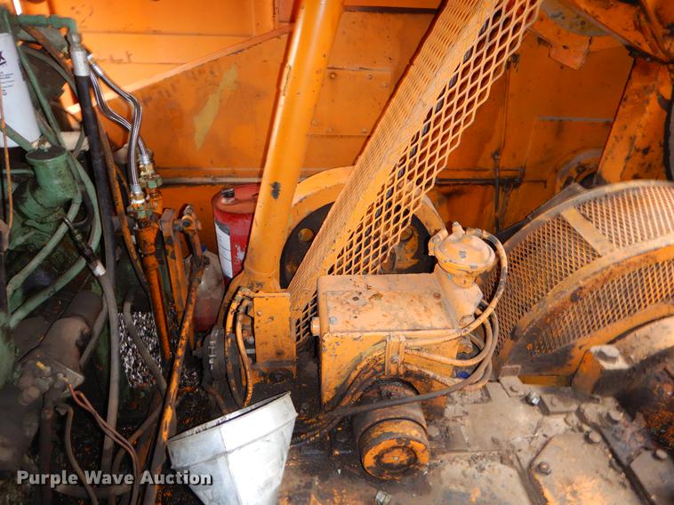 image for item BE9357 1977 American 7250 crane