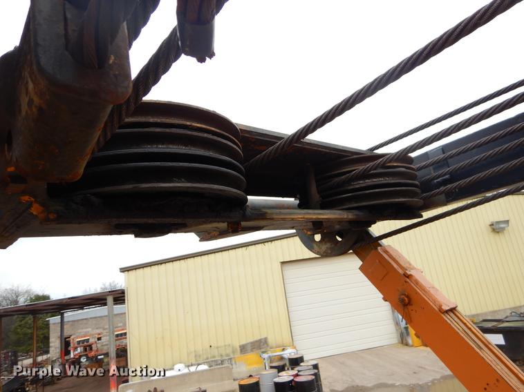 image for item BE9357 1977 American 7250 crane