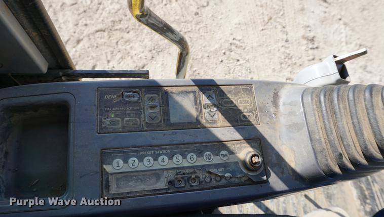 image for item DA1253 2003 Komatsu PC200LC-7L excavator