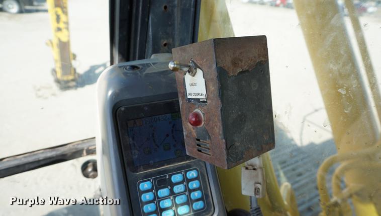 image for item DA1253 2003 Komatsu PC200LC-7L excavator