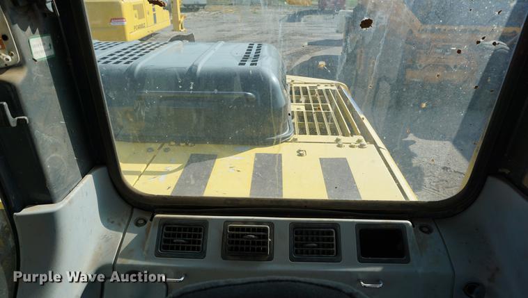 image for item DA1253 2003 Komatsu PC200LC-7L excavator