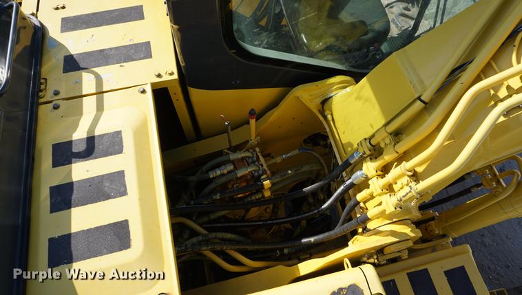 image for item DA1253 2003 Komatsu PC200LC-7L excavator