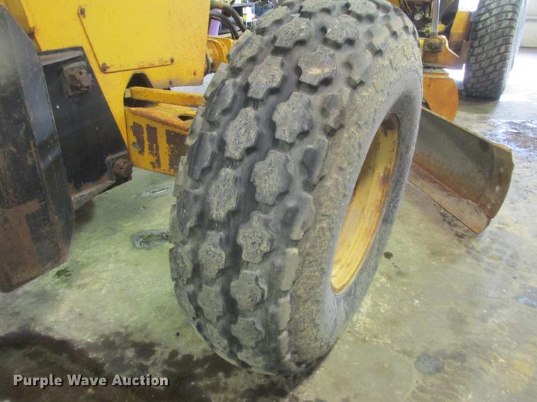 image for item DA8251 John Deere 770A motor grader