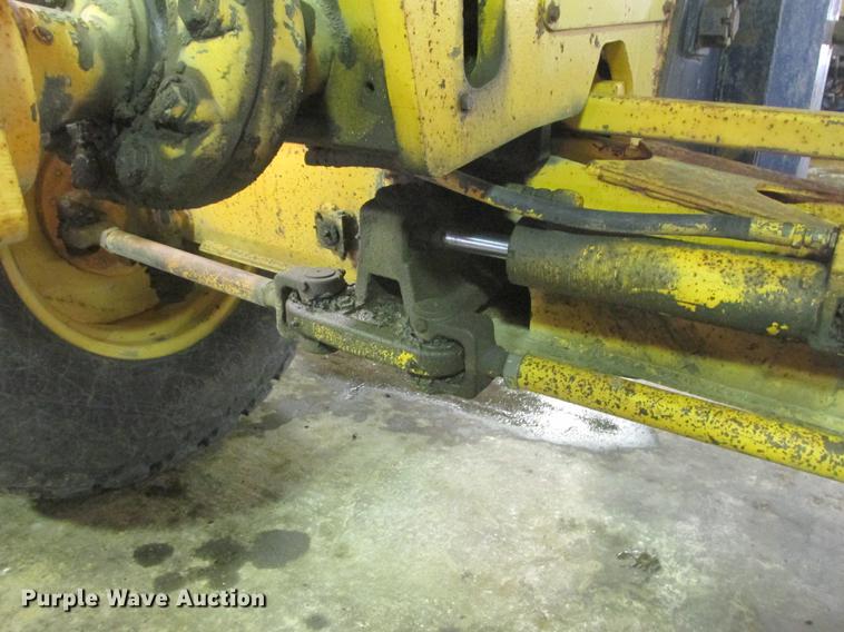 image for item DA8251 John Deere 770A motor grader