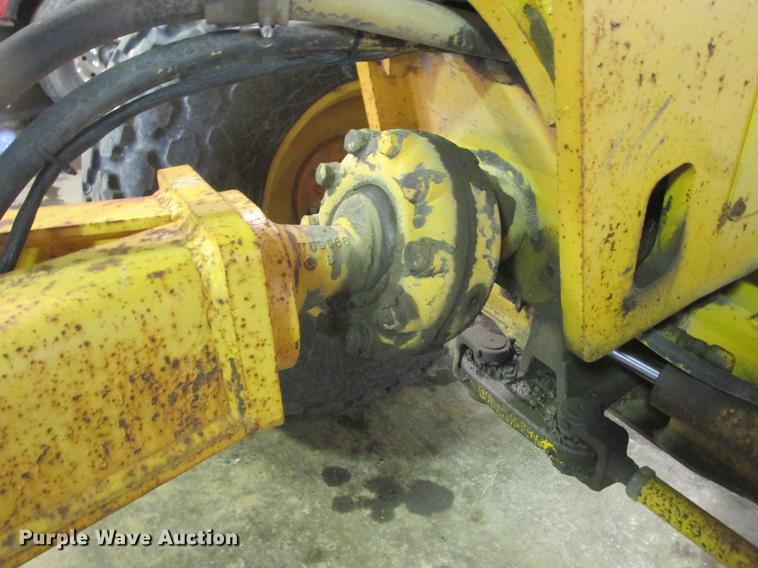 image for item DA8251 John Deere 770A motor grader