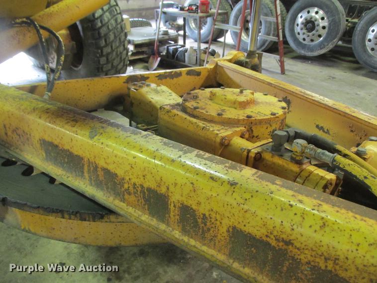 image for item DA8251 John Deere 770A motor grader