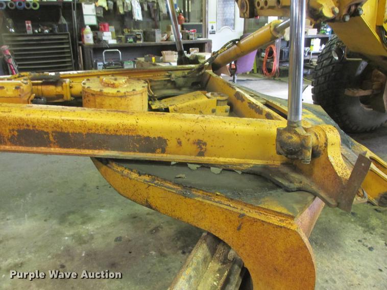 image for item DA8251 John Deere 770A motor grader