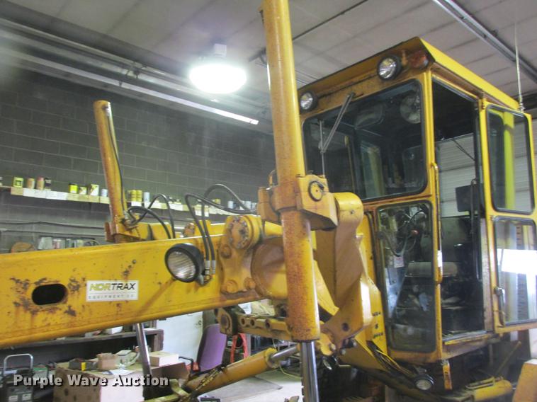 image for item DA8251 John Deere 770A motor grader