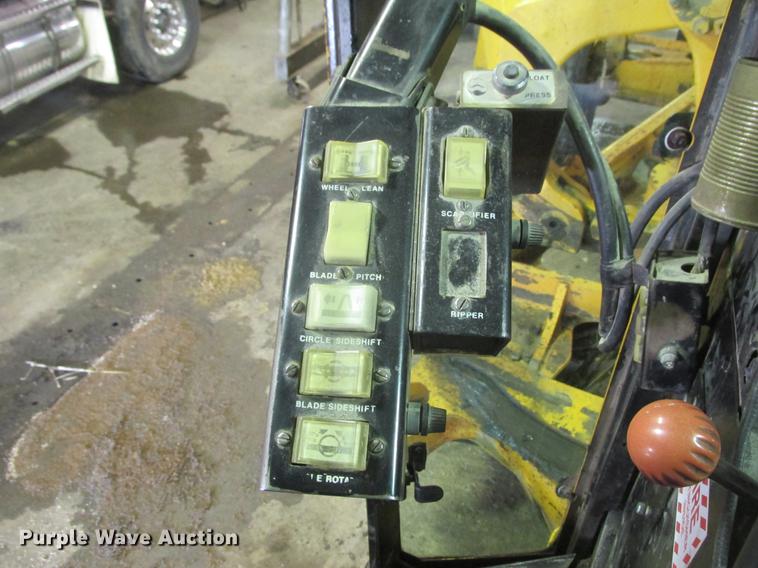 image for item DA8251 John Deere 770A motor grader