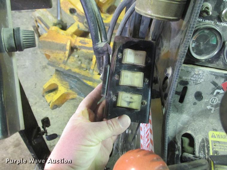 image for item DA8251 John Deere 770A motor grader