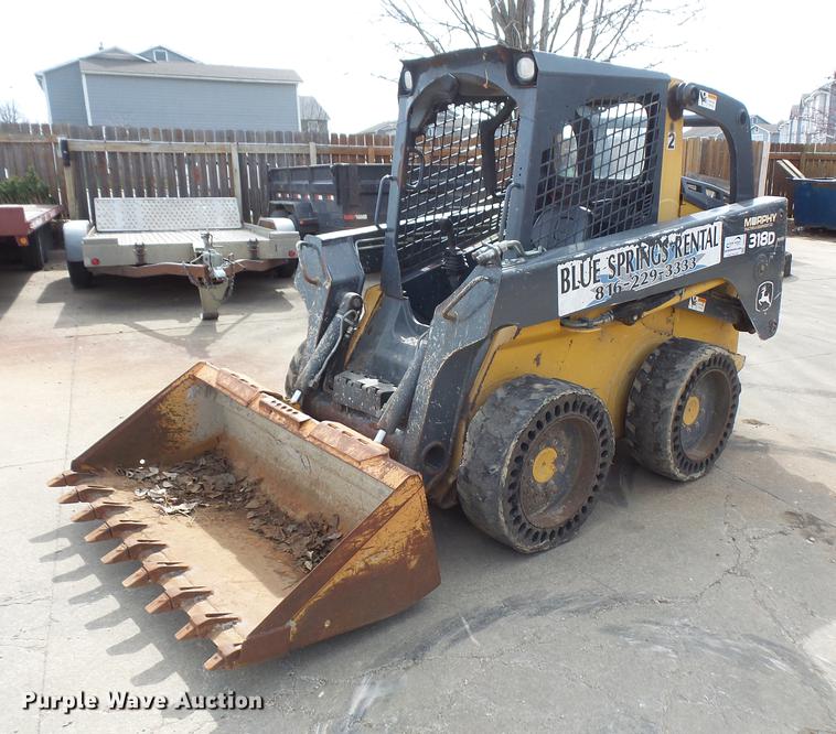 image for item DB6218 2013 John Deere 318D skid steer
