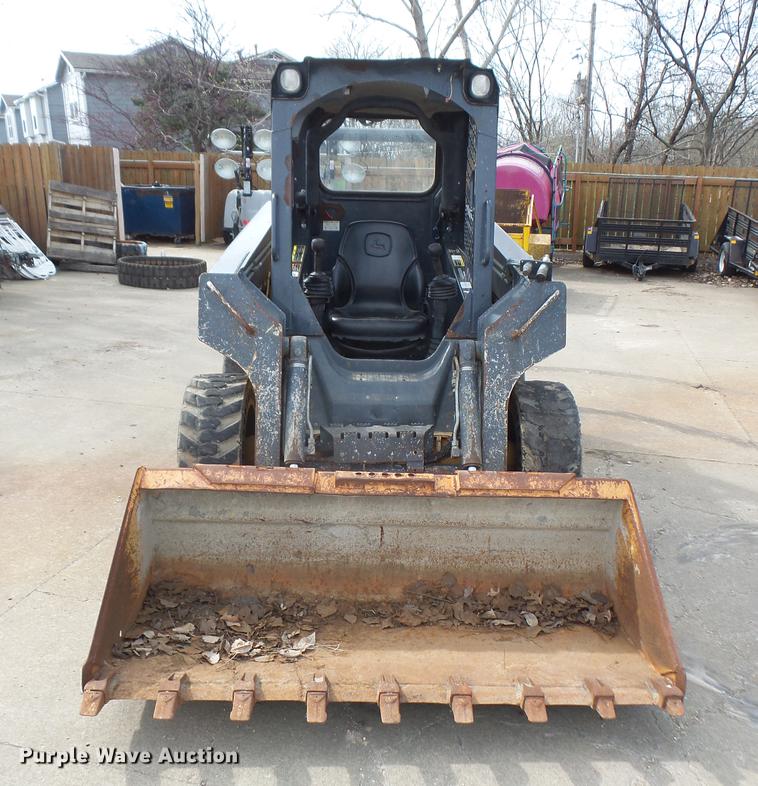image for item DB6218 2013 John Deere 318D skid steer
