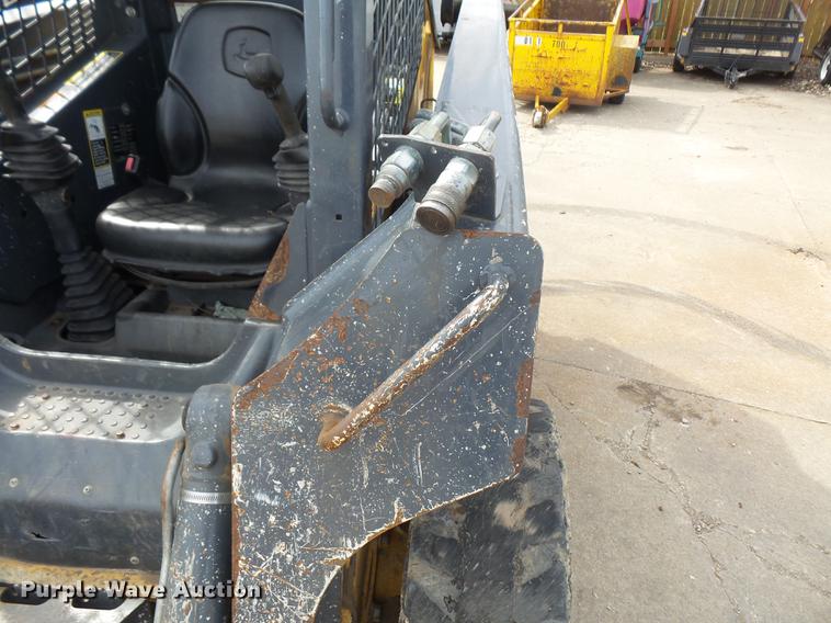 image for item DB6218 2013 John Deere 318D skid steer